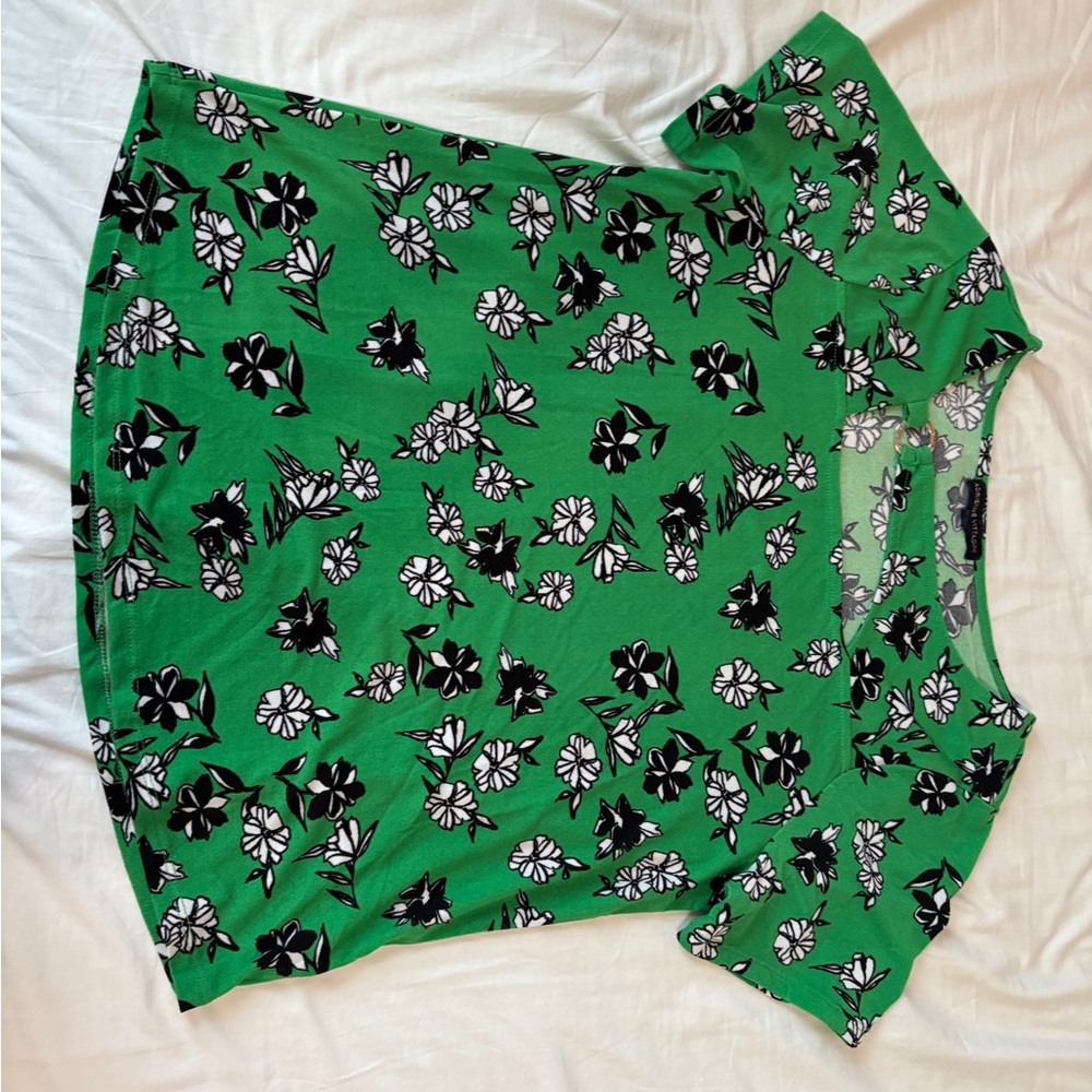 Adrienne Vittadini Green and Black Work Blouse with Bow Pattern